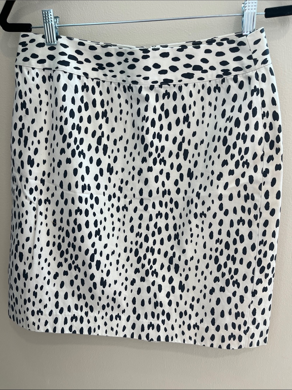 Navy and off white animal print Banana Republic pencil skirt